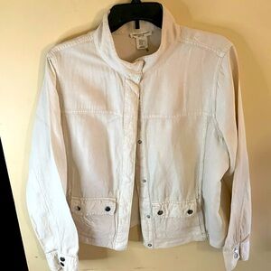 Long sleeve snap closure Linen blend jacket with pockets